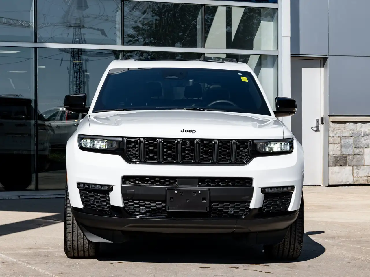 Jeep Grand Cherokee - Image 16