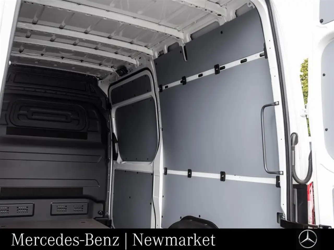 Mercedes-Benz Sprinter - Image 9