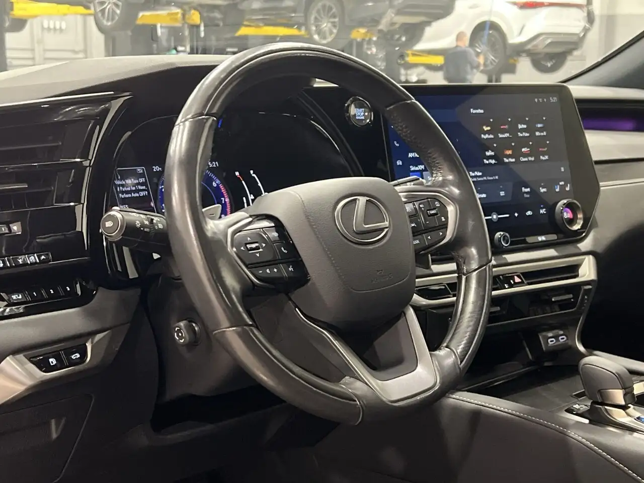 Lexus RX - Image 11