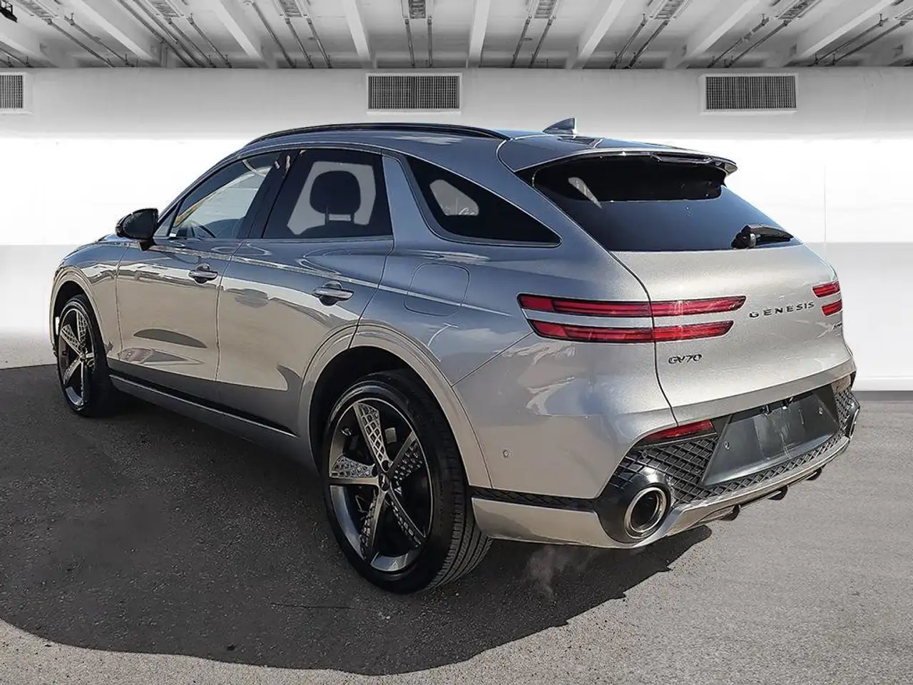 Genesis GV70 - Image 3