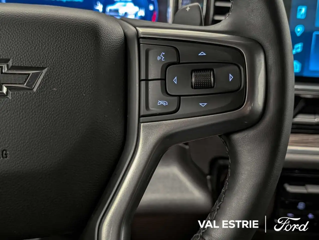 Chevrolet Silverado 1500 - Image 18