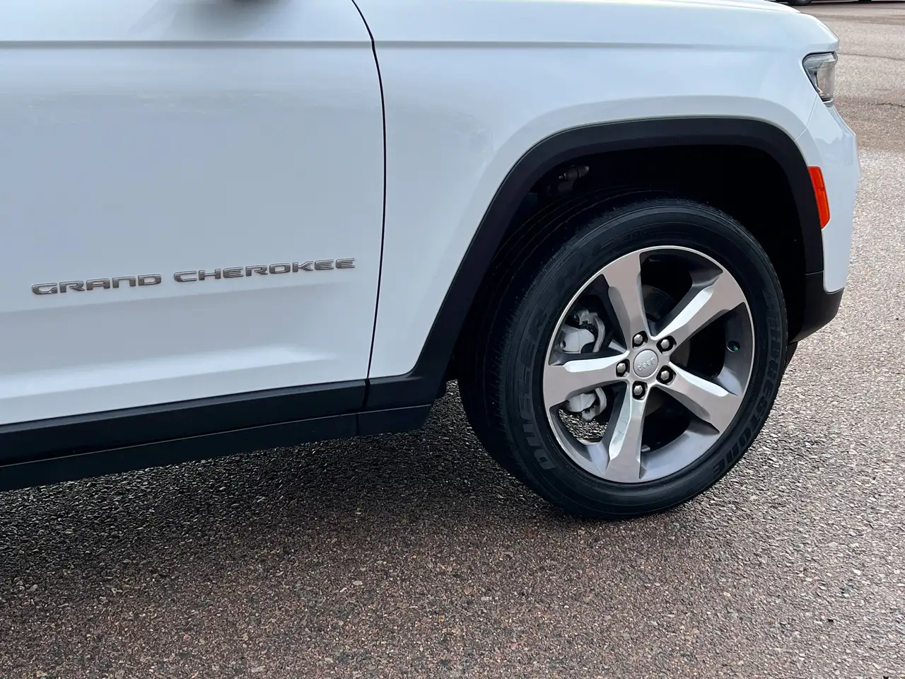 Jeep Grand Cherokee - Image 4