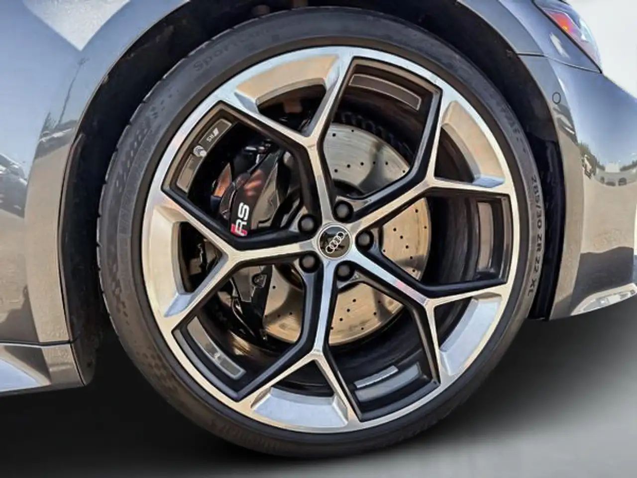 Audi RS6 - Image 12