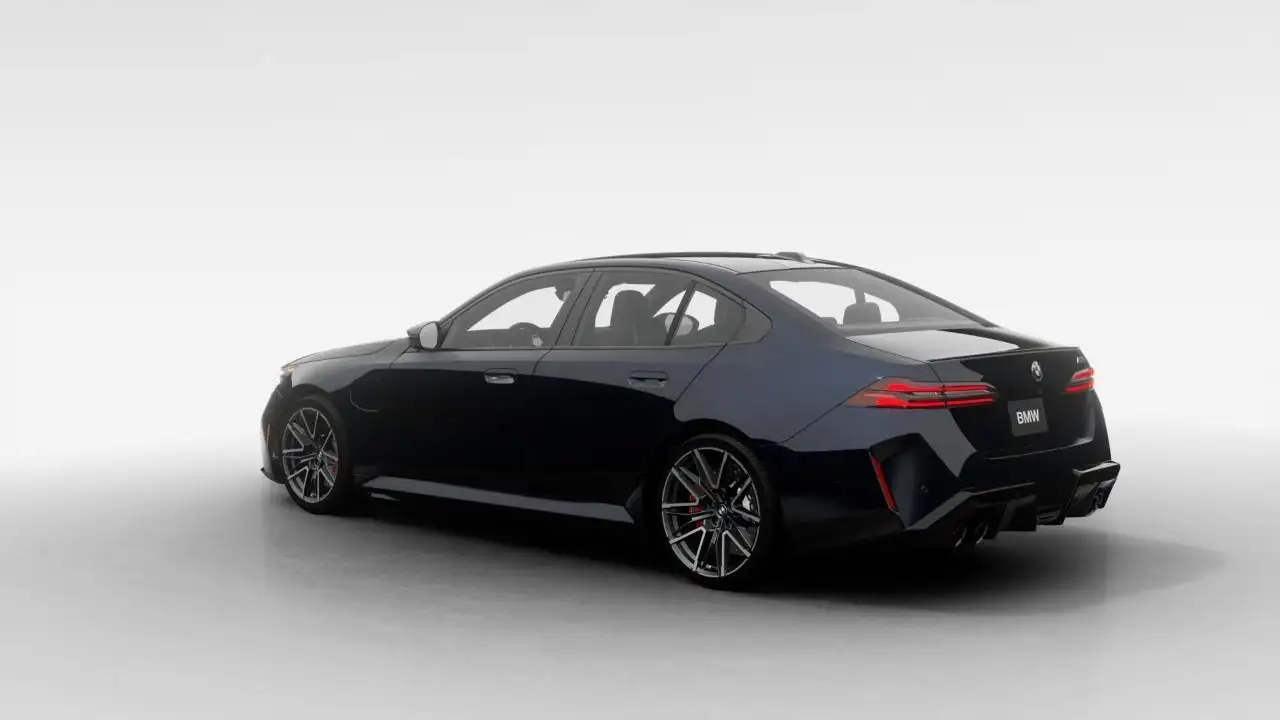 BMW M5 - Image 2