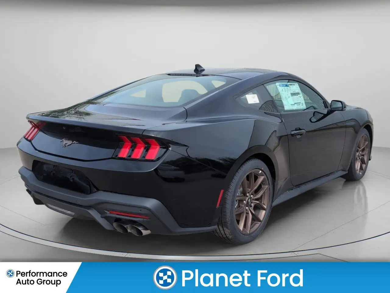 Ford Mustang - Image 5