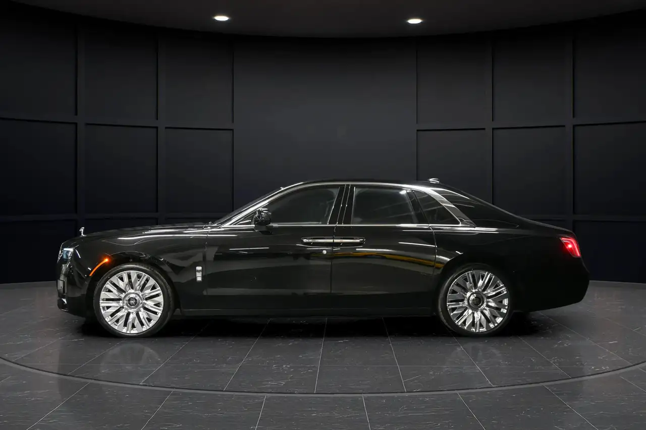 Rolls-Royce Ghost - Image 2