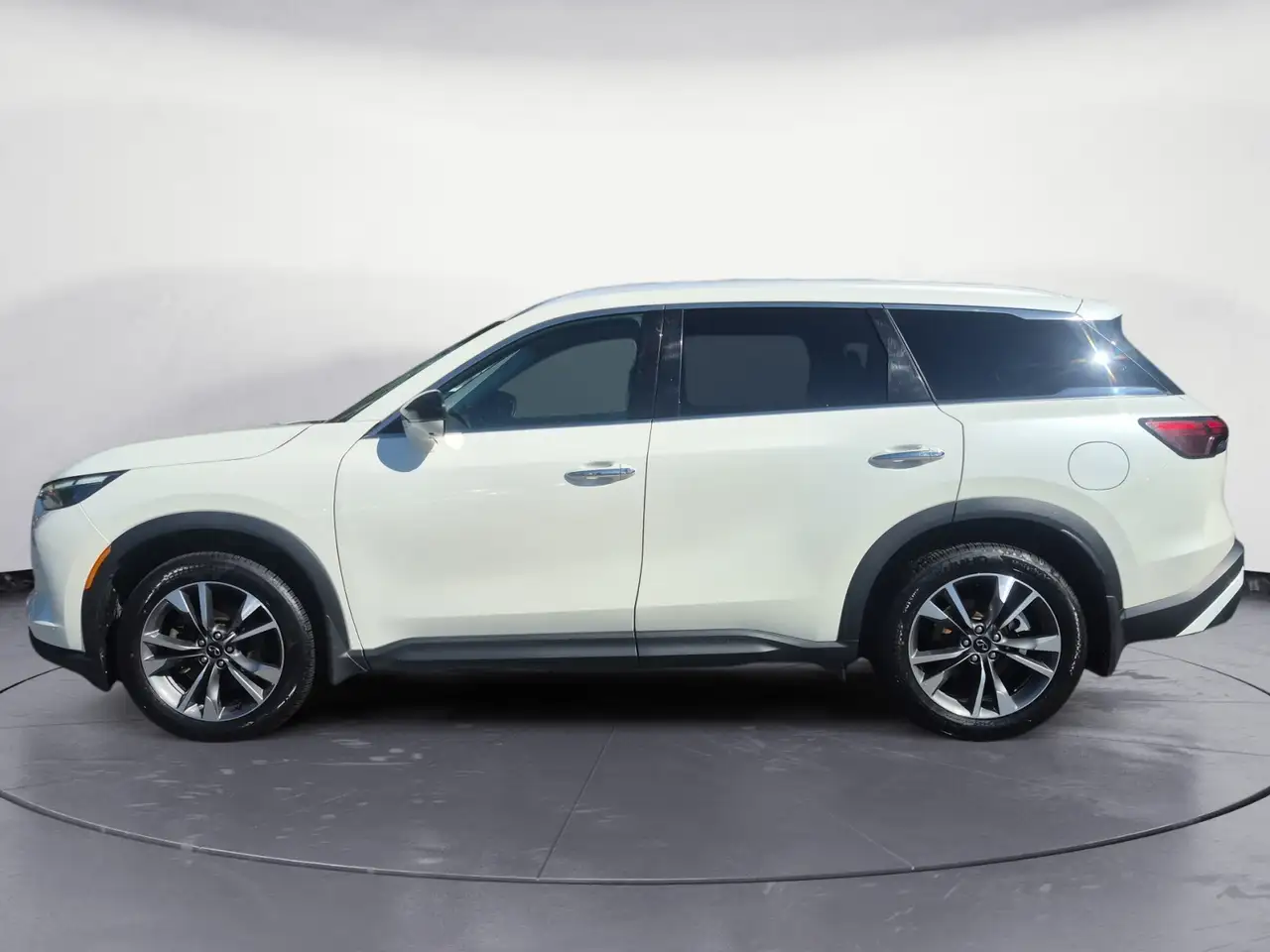 Infiniti QX60 - Image 2