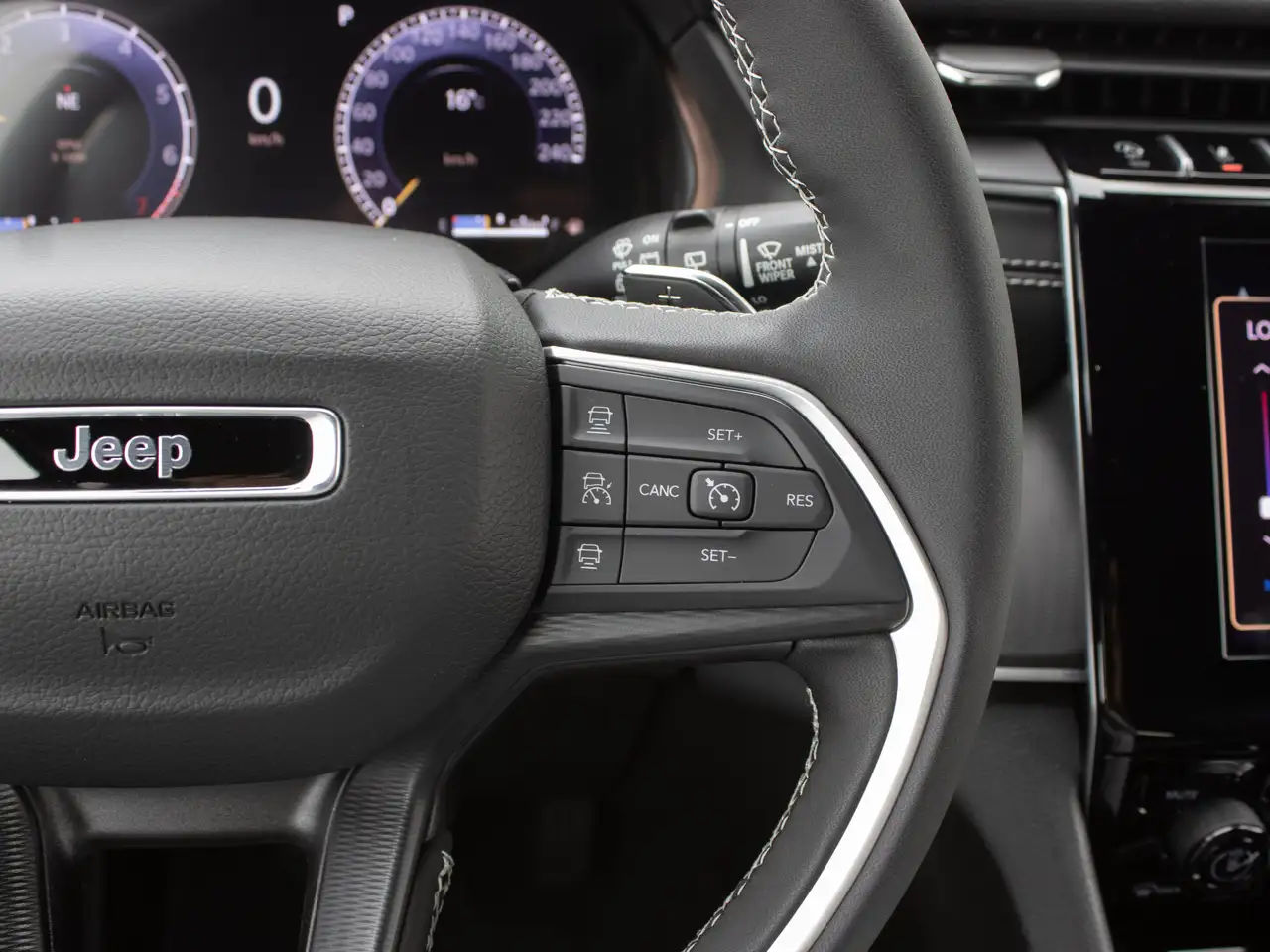 Jeep Grand Cherokee - Image 21