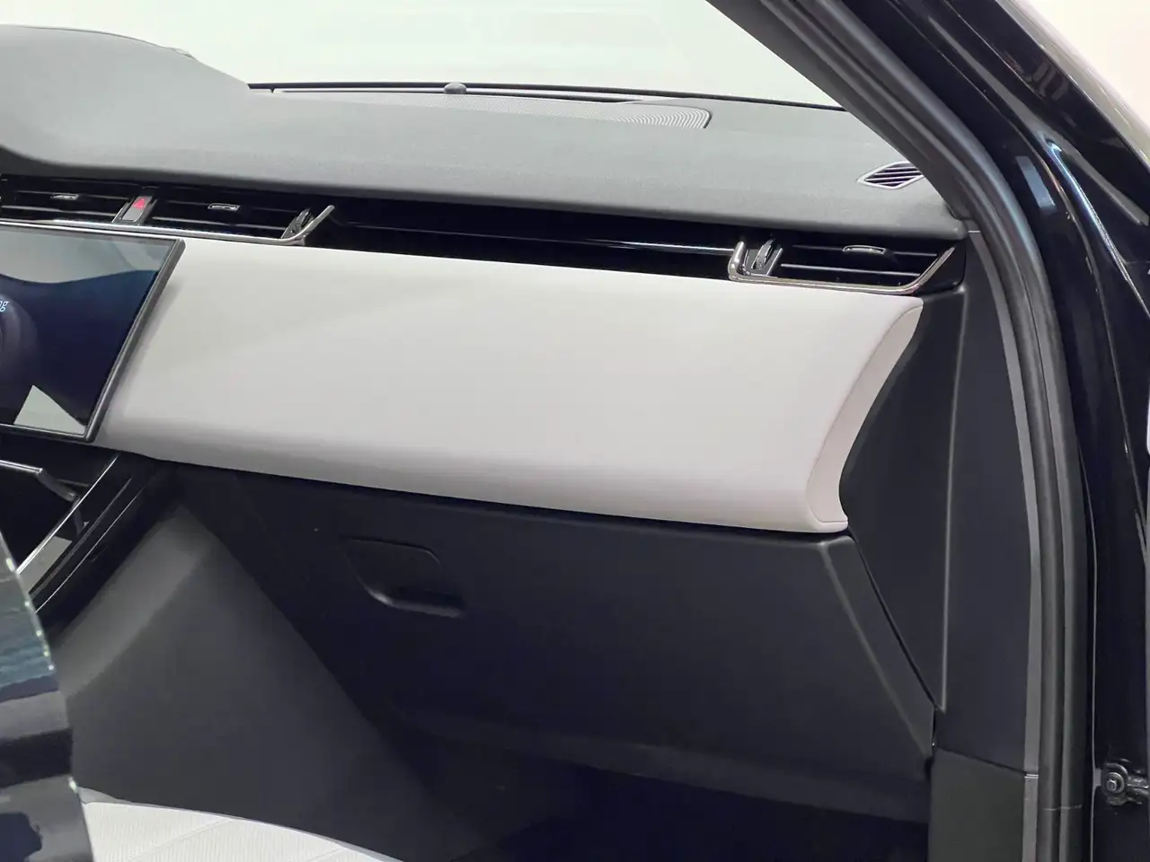 Land Rover Range Rover Evoque - Image 28