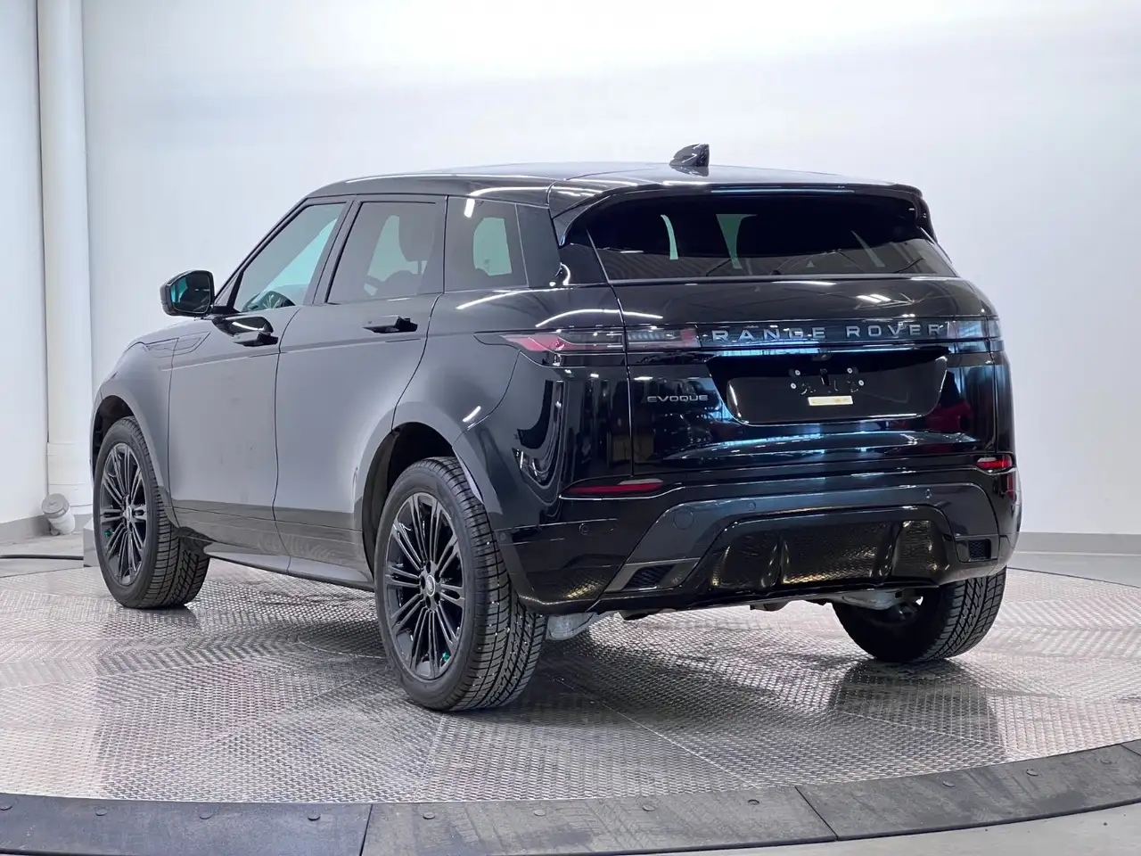Land Rover Range Rover Evoque - Image 10