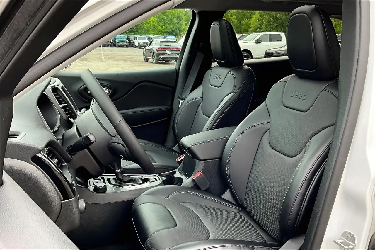 Jeep Cherokee - Image 9