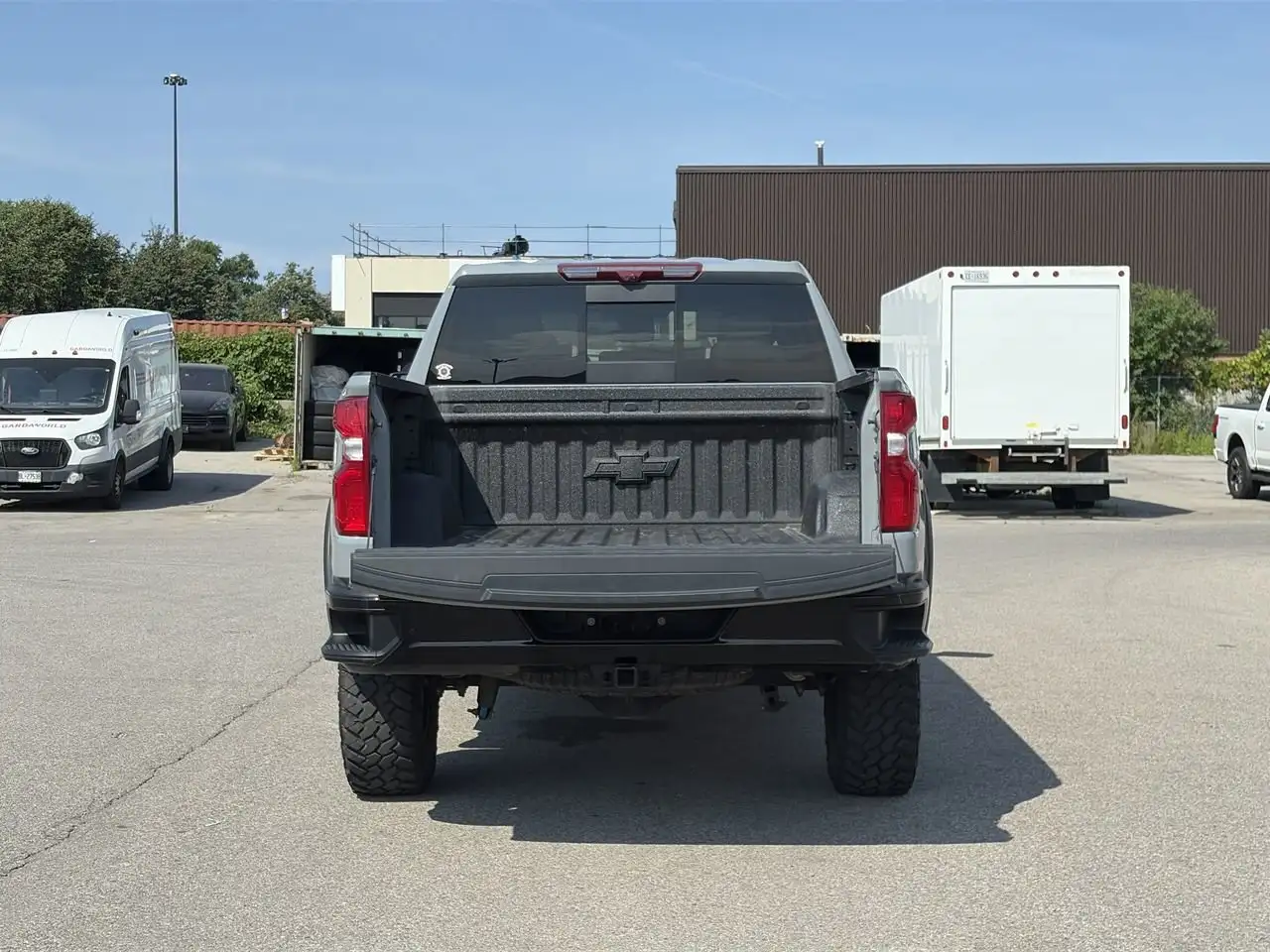 Chevrolet Silverado 1500 - Image 32