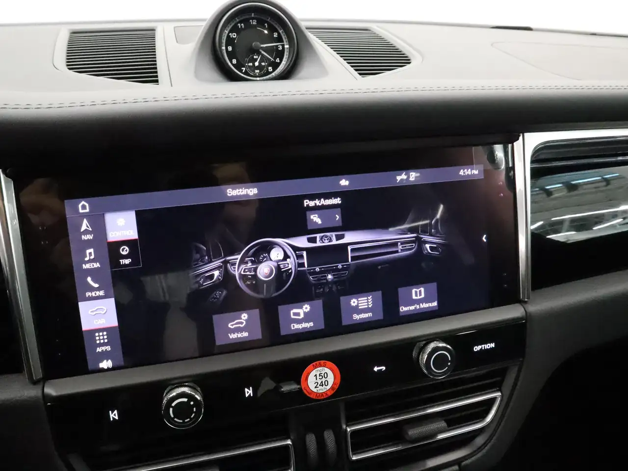 Porsche Macan - Image 19