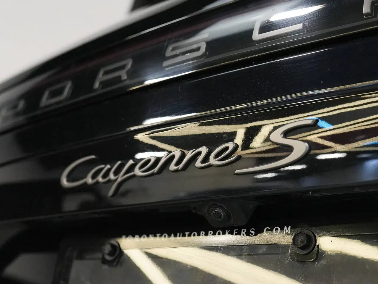 Porsche Cayenne - Image 34