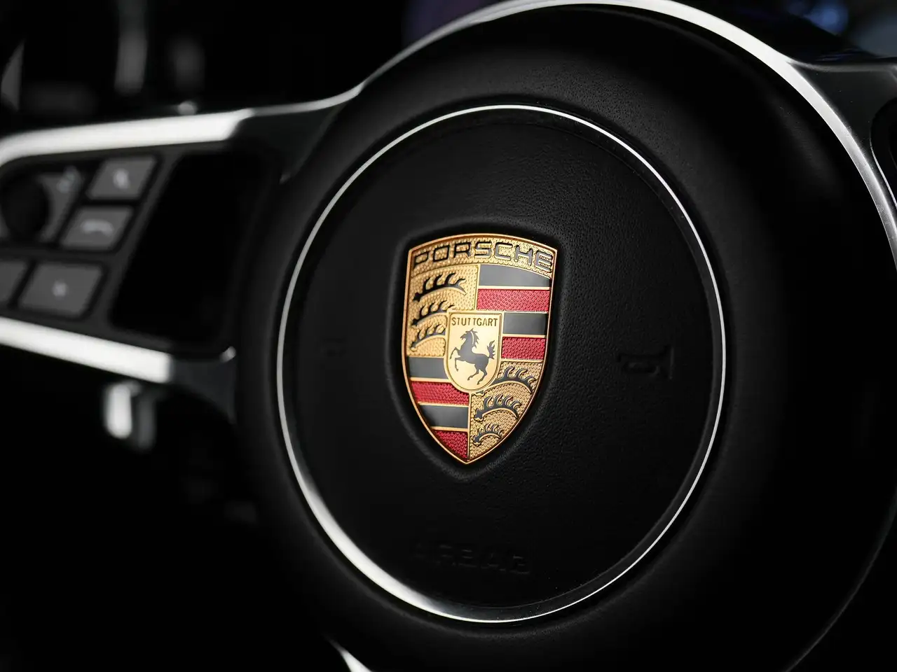 Porsche Cayenne - Image 25