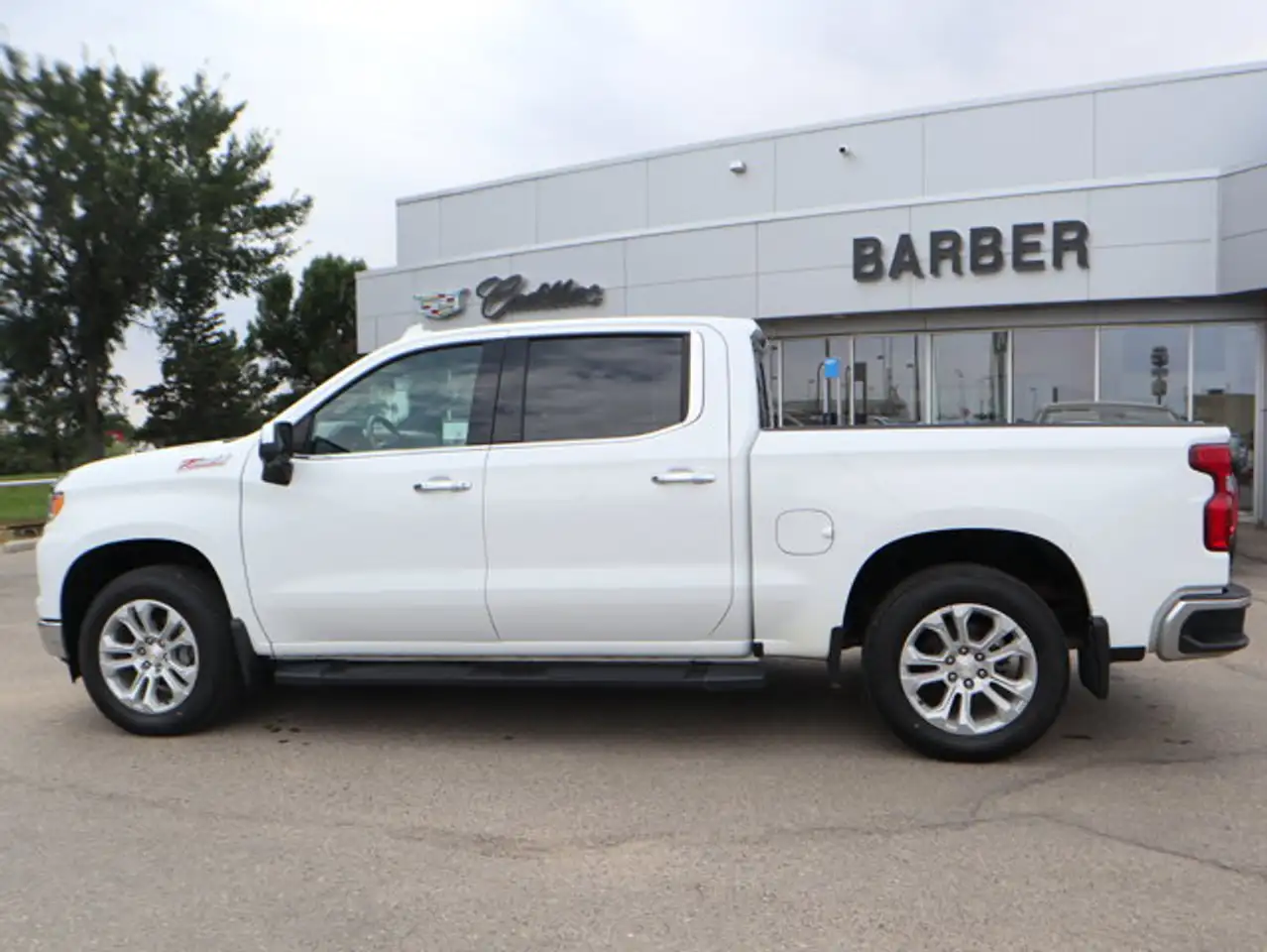 Chevrolet Silverado 1500 - Image 8