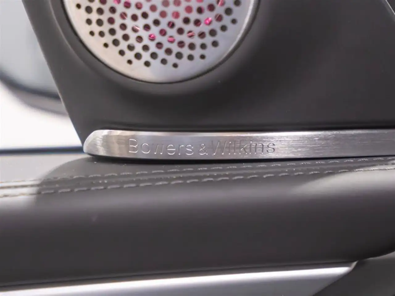 BMW XM - Image 10