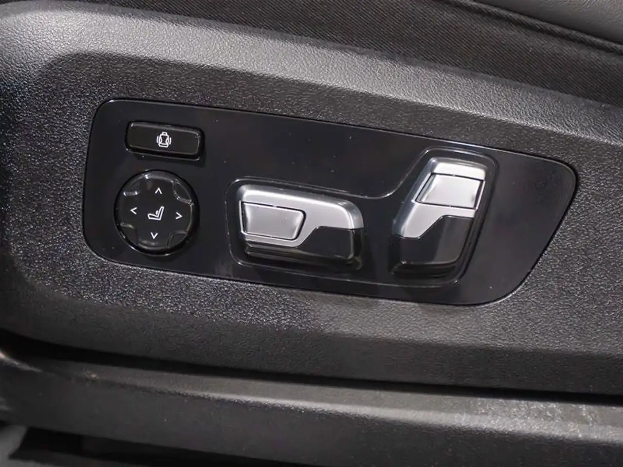BMW XM - Image 9