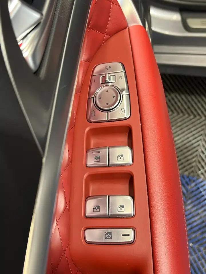 Genesis G70 - Image 21