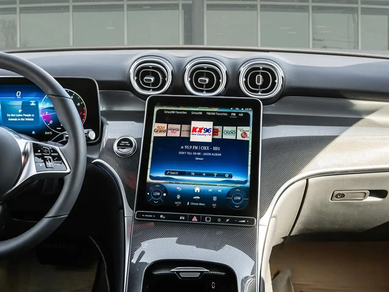 Mercedes-Benz GLC - Image 28