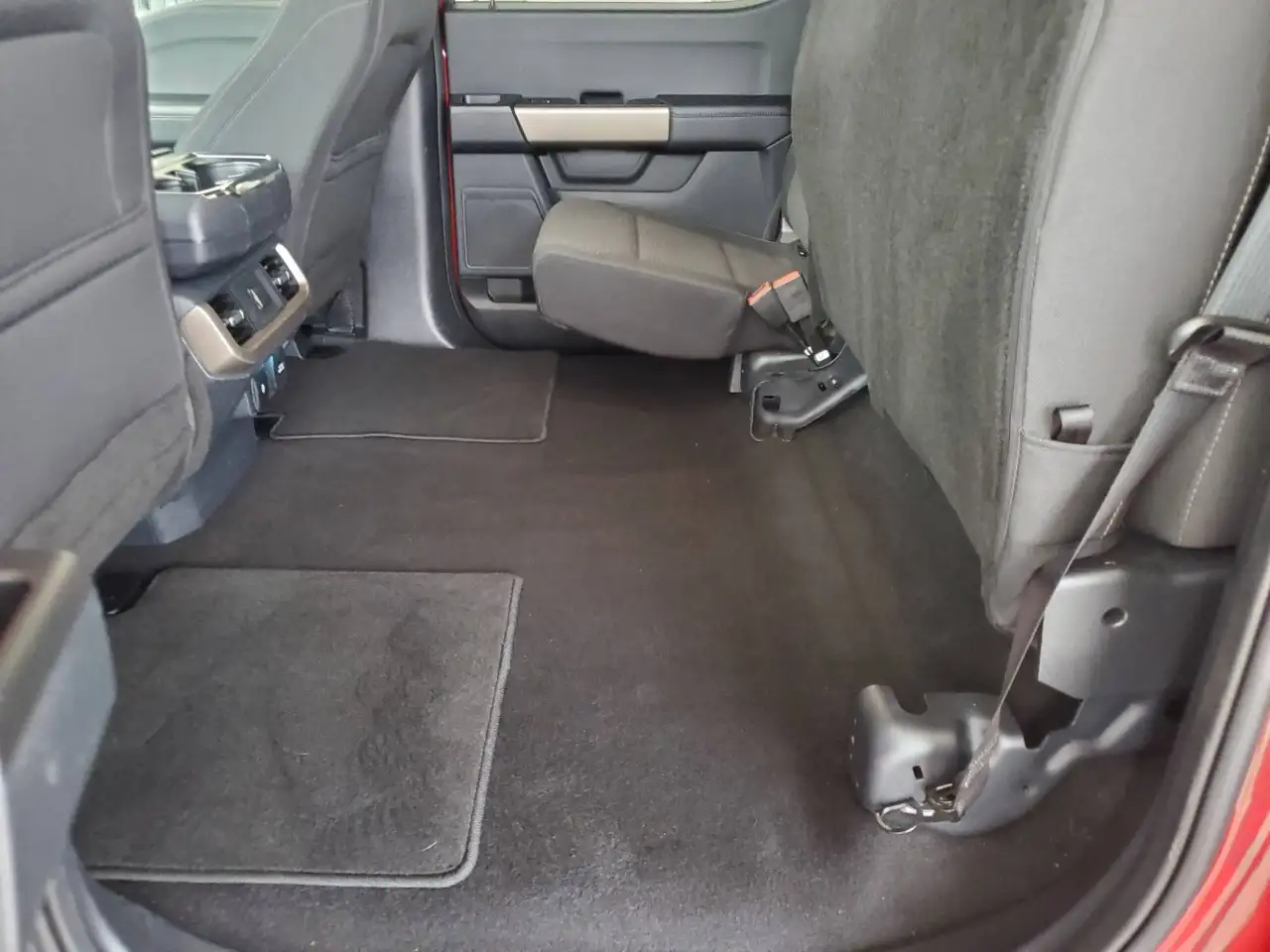 Ford F-150 - Image 24
