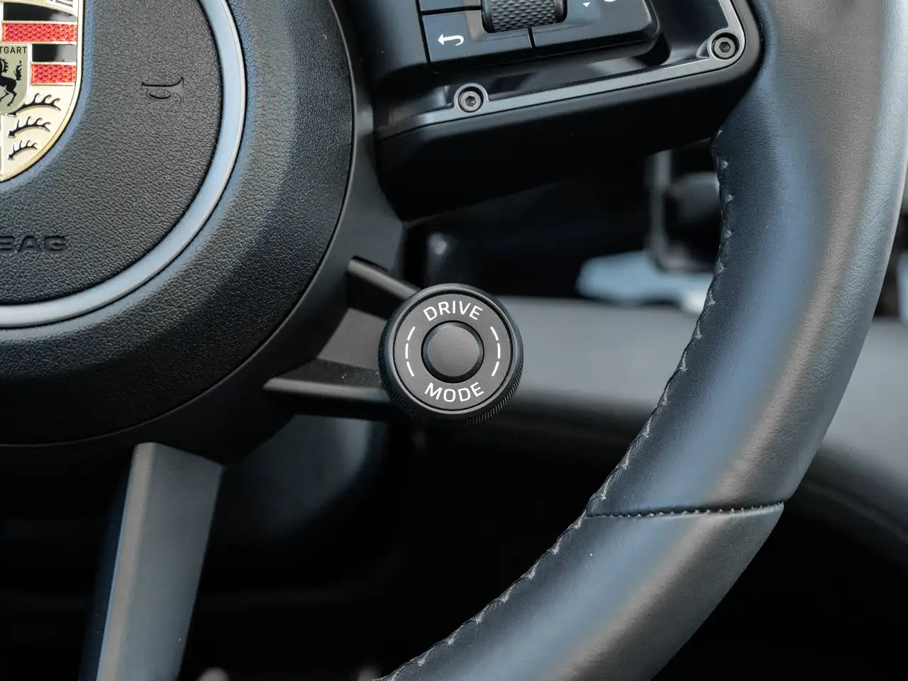 Porsche Taycan - Image 19
