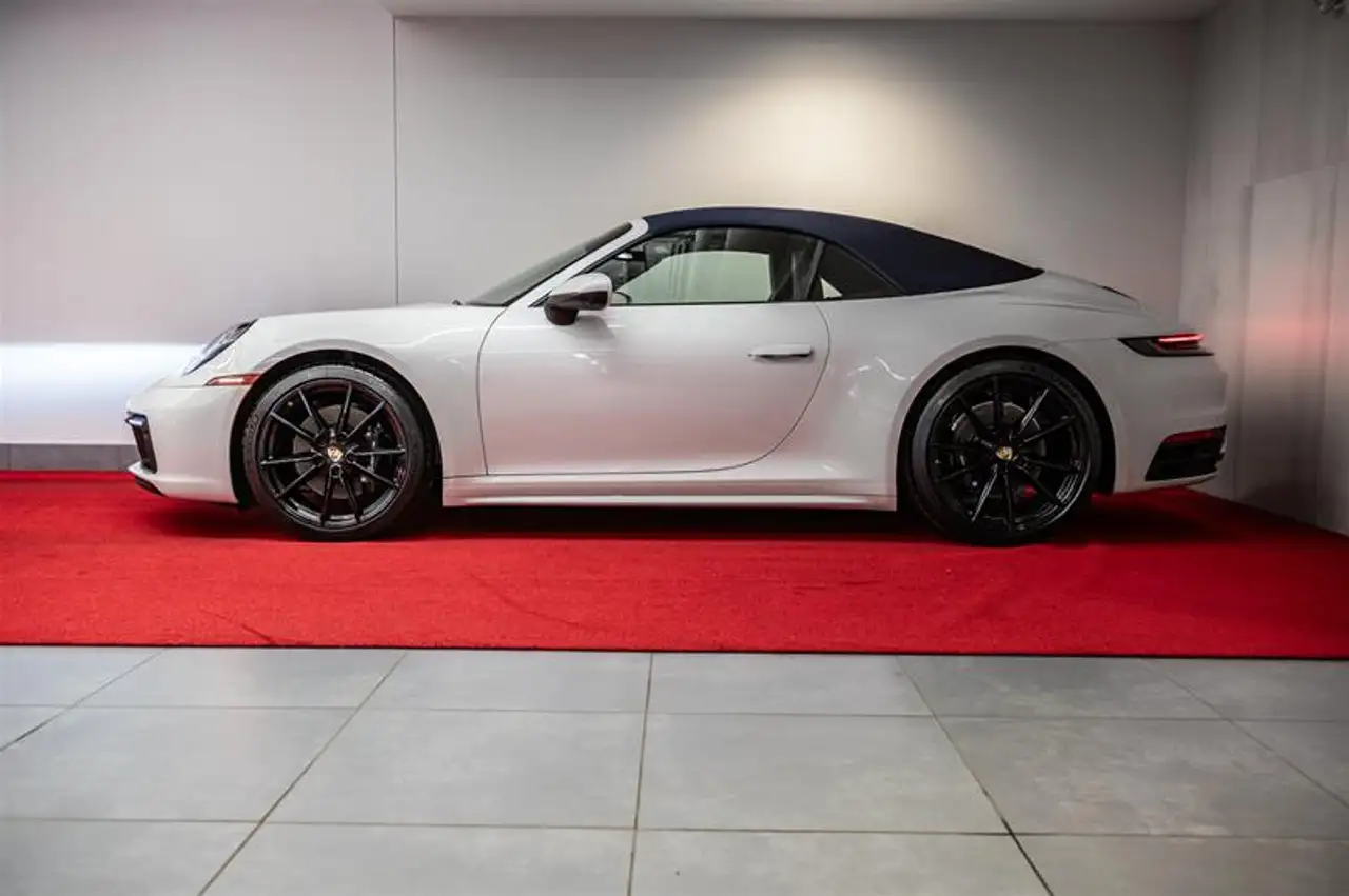 Porsche 911 - Image 15