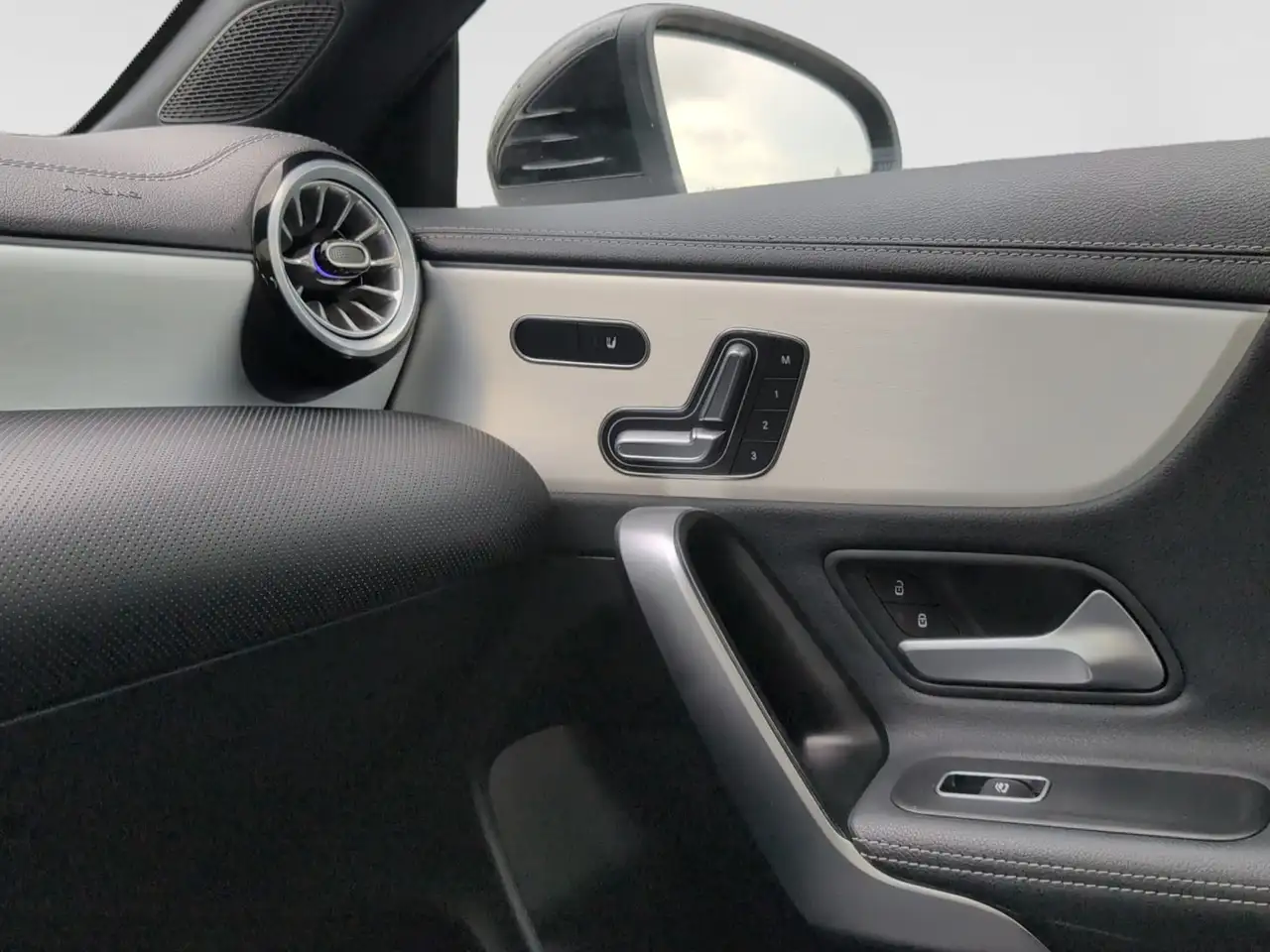 Mercedes-Benz CLA - Image 20