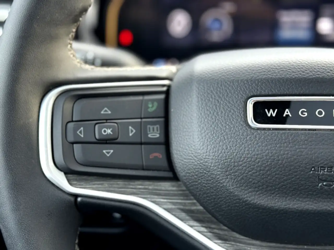 Jeep Wagoneer - Image 14