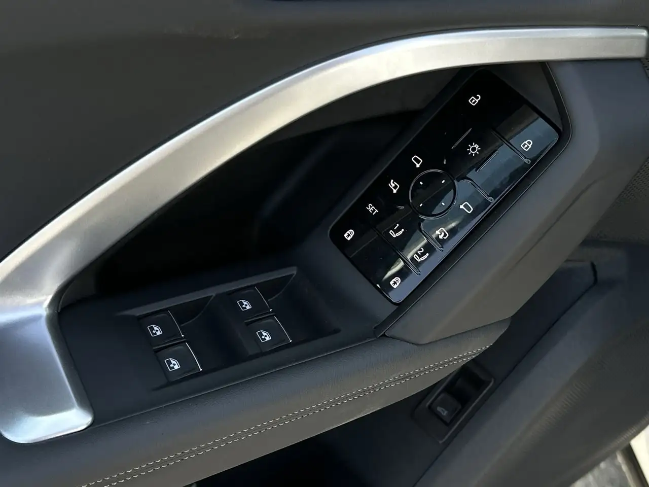 Audi Q5 - Image 20