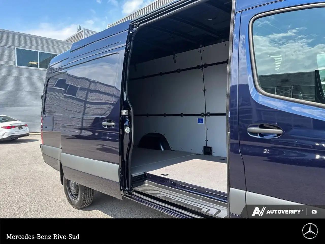 Mercedes-Benz Sprinter - Image 23