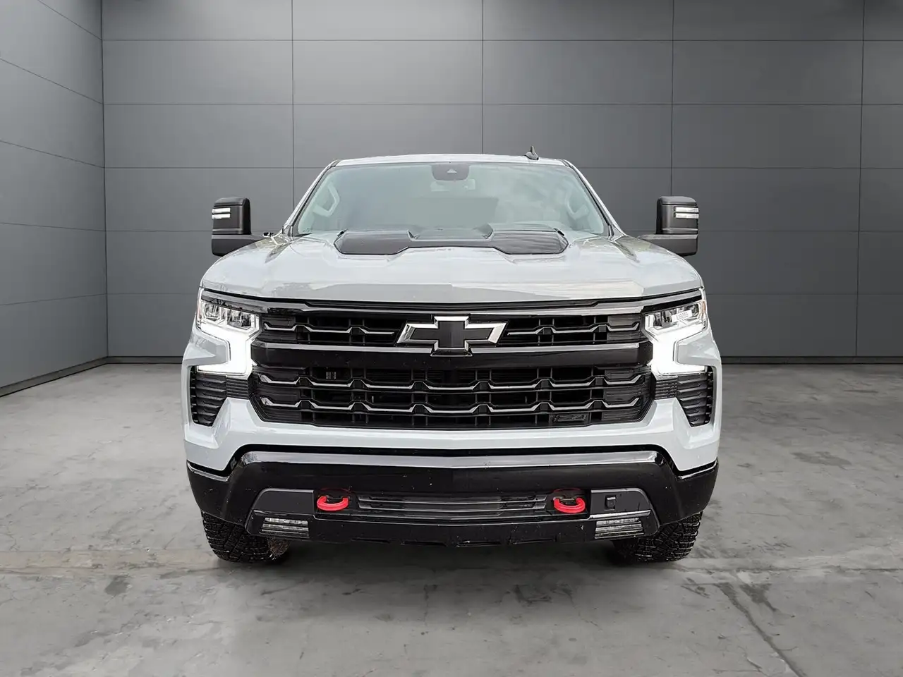 Chevrolet Silverado 1500 - Image 2