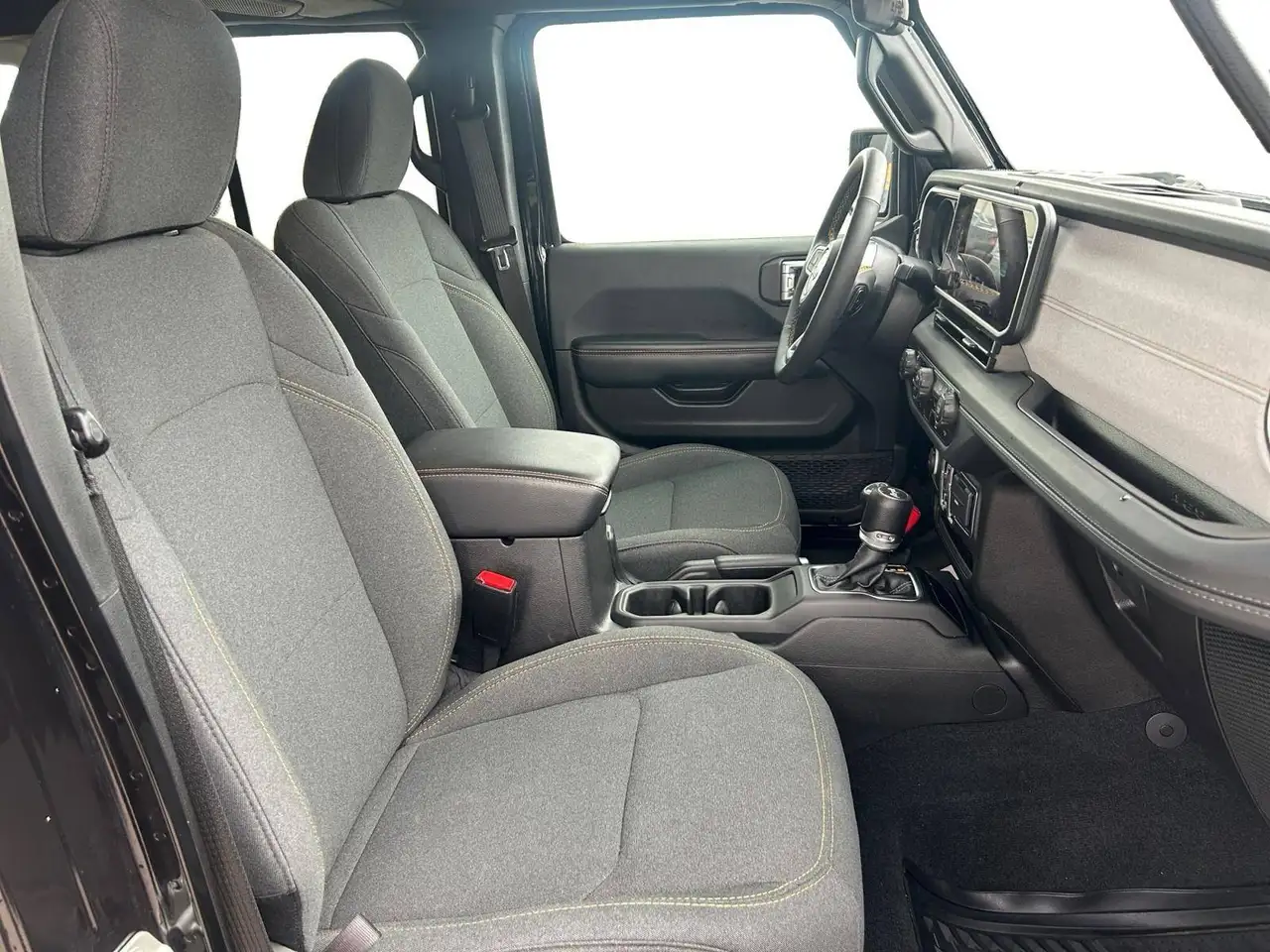 Jeep Wrangler - Image 11