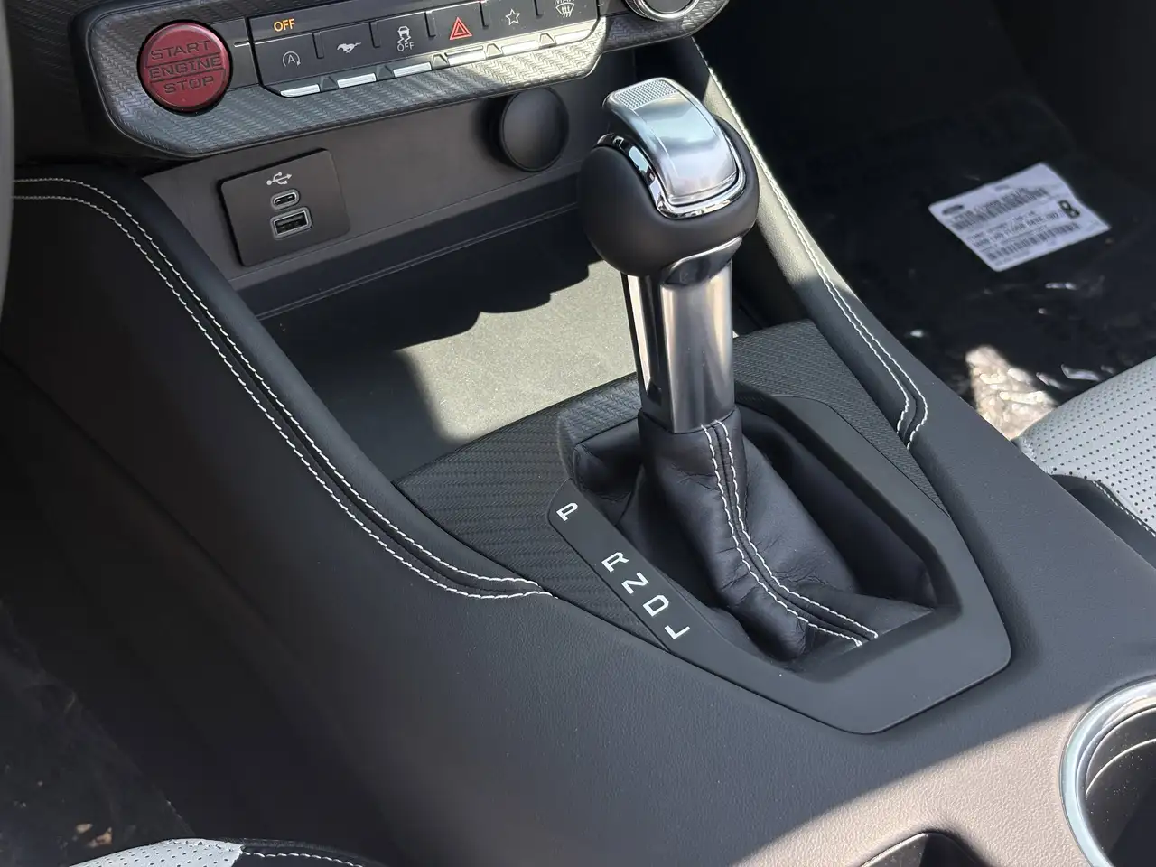 Ford Mustang - Image 25