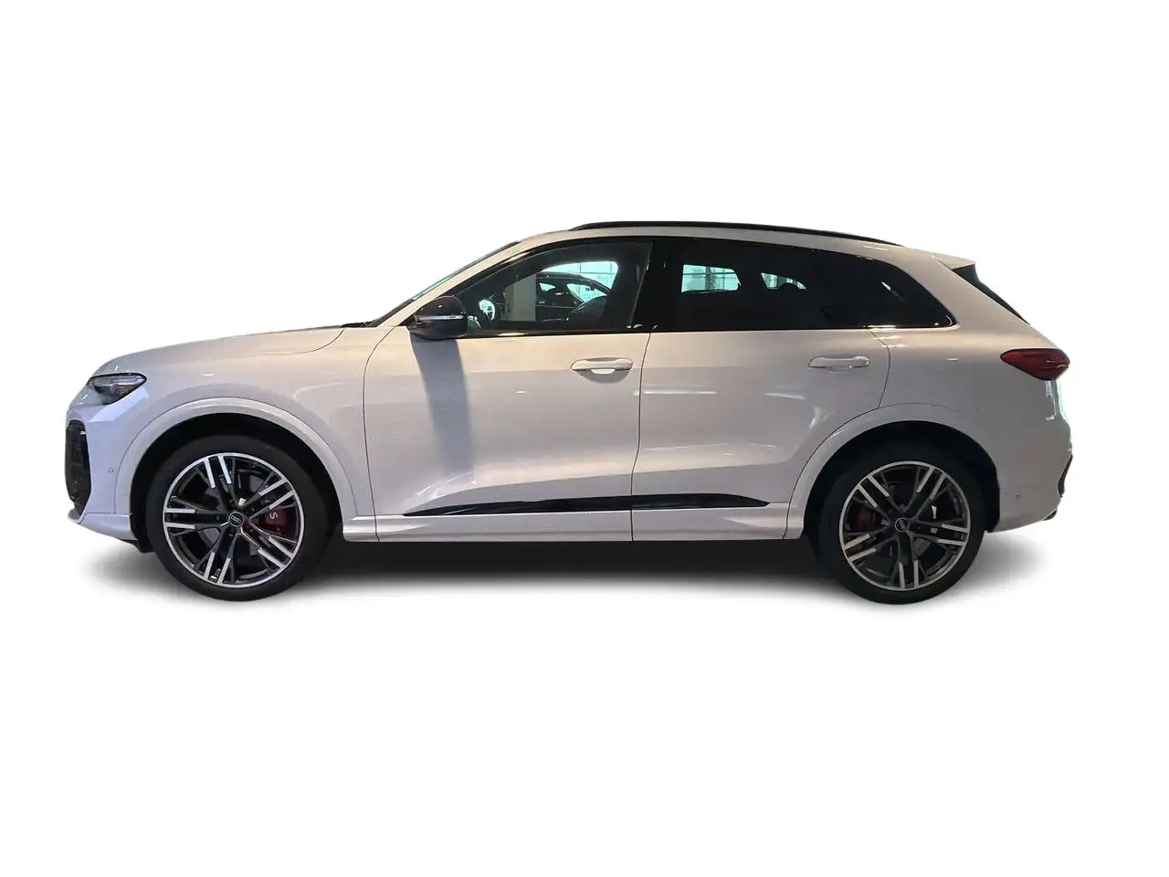 Audi SQ5 - Image 8