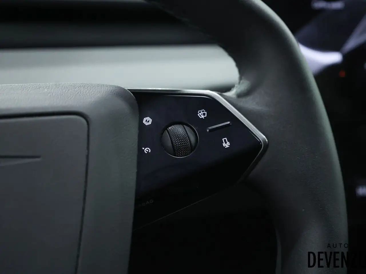 Tesla Cybertruck - Image 12