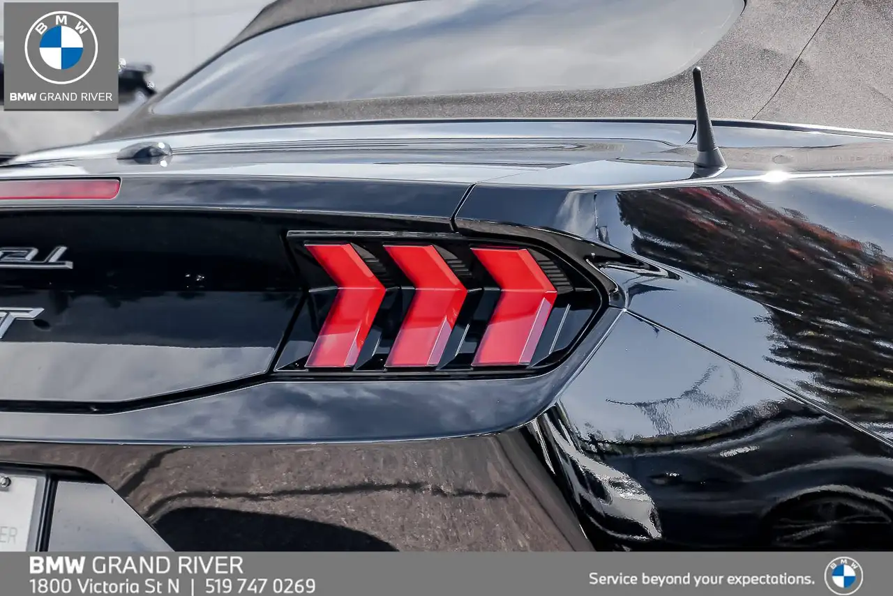 Ford Mustang - Image 5
