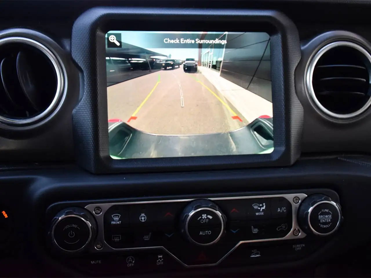 Jeep Gladiator - Image 20