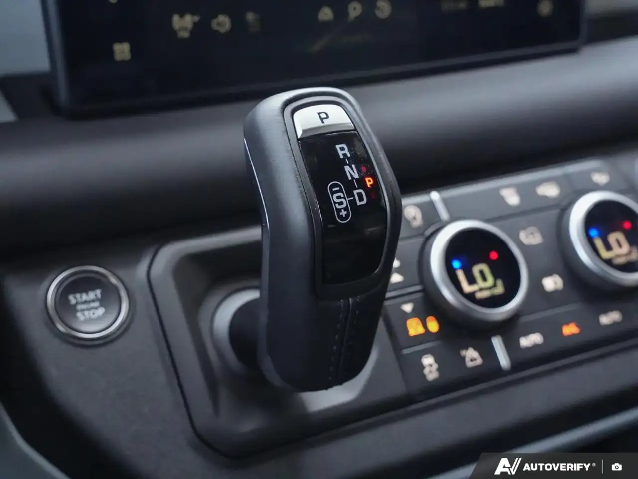 Land Rover Defender - Image 18