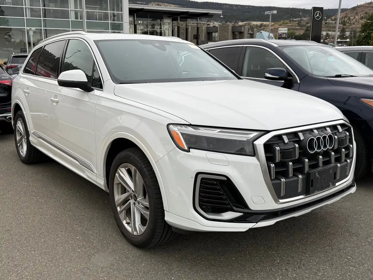 Audi Q7 - Image 2
