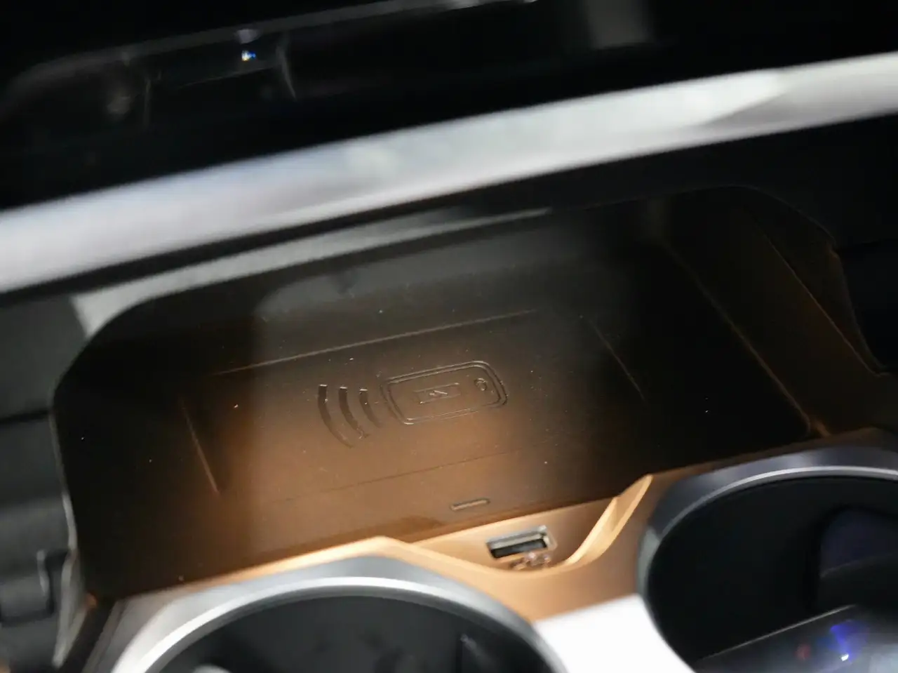 BMW 8 Series - Image 27