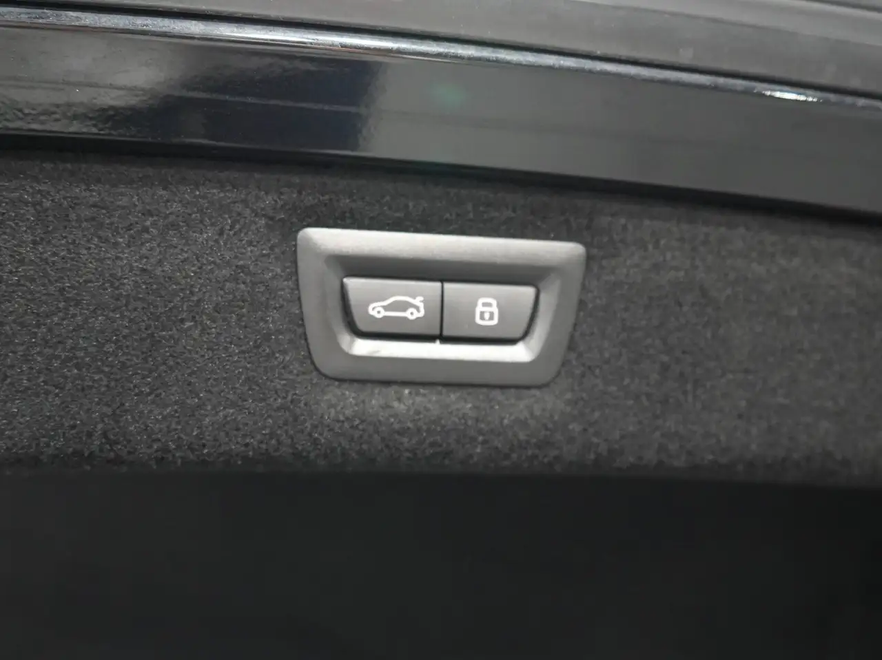 BMW 8 Series - Image 39