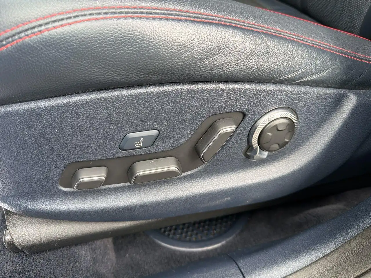 Genesis GV70 - Image 4