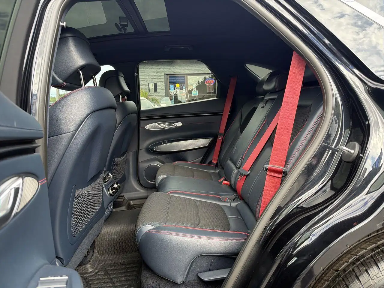 Genesis GV70 - Image 15