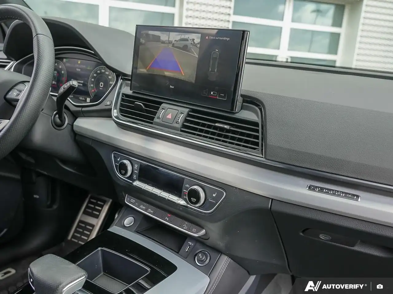 Audi Q5 - Image 12