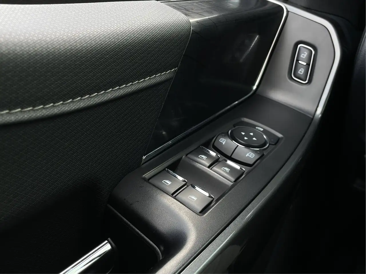 Ford F-150 - Image 25
