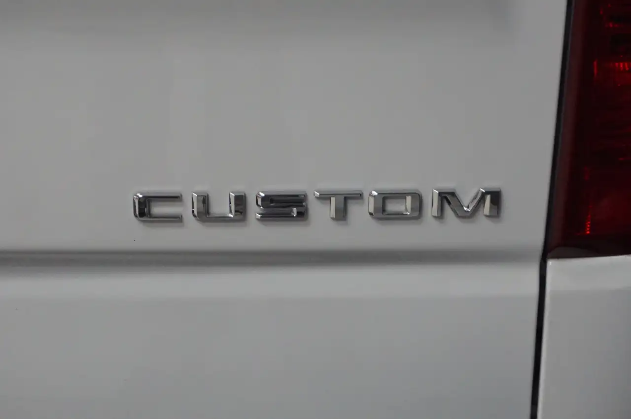 Chevrolet Silverado 1500 - Image 13