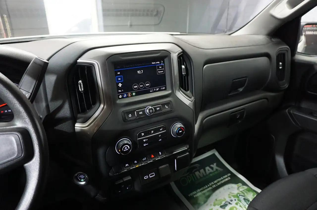 Chevrolet Silverado 1500 - Image 21