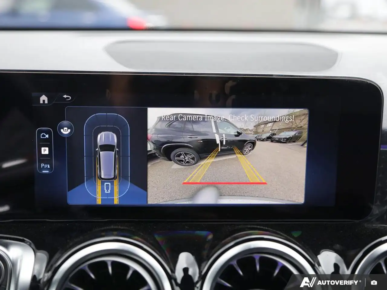 Mercedes-Benz GLB - Image 20