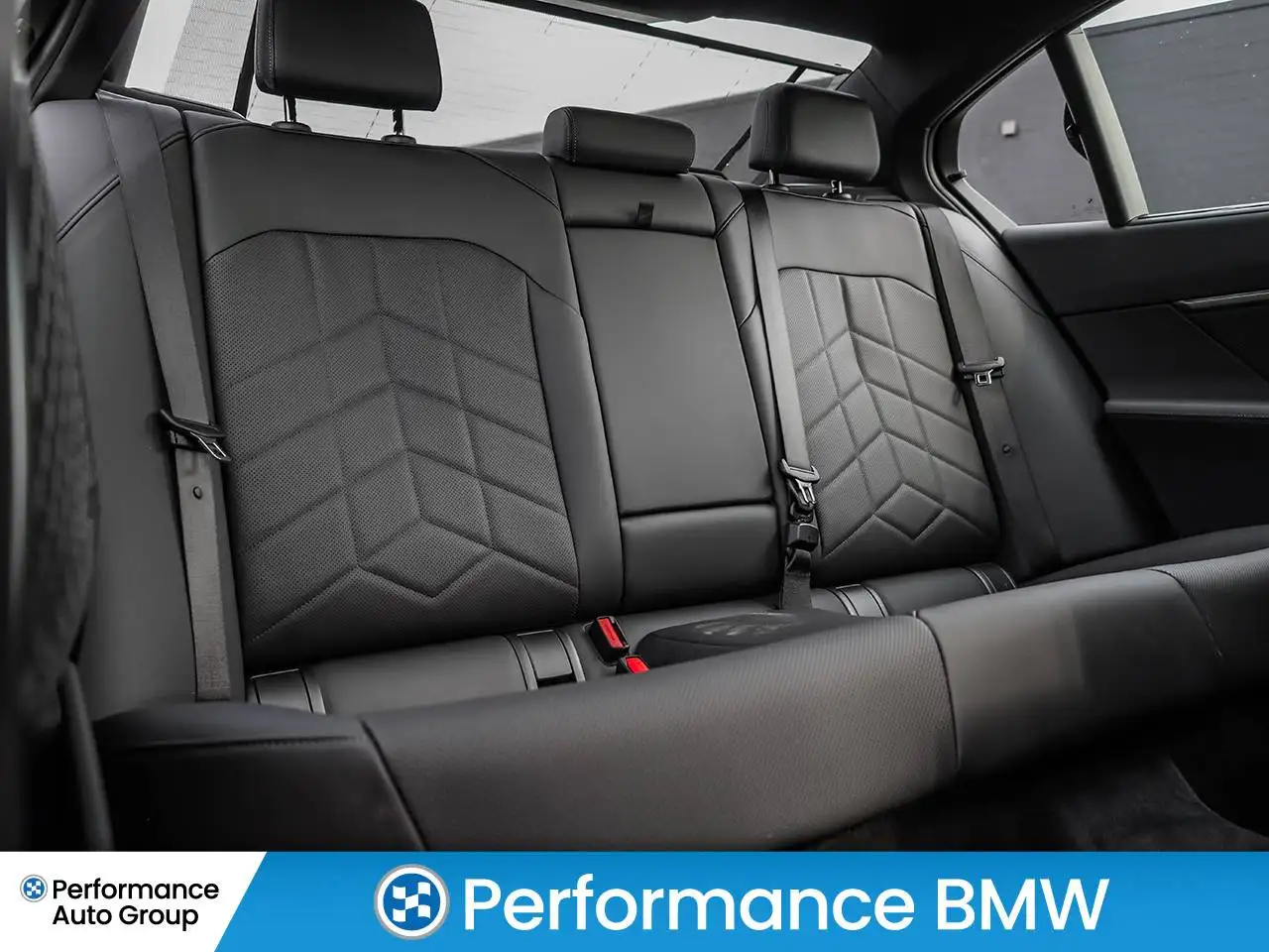 BMW 5 Series - Image 12